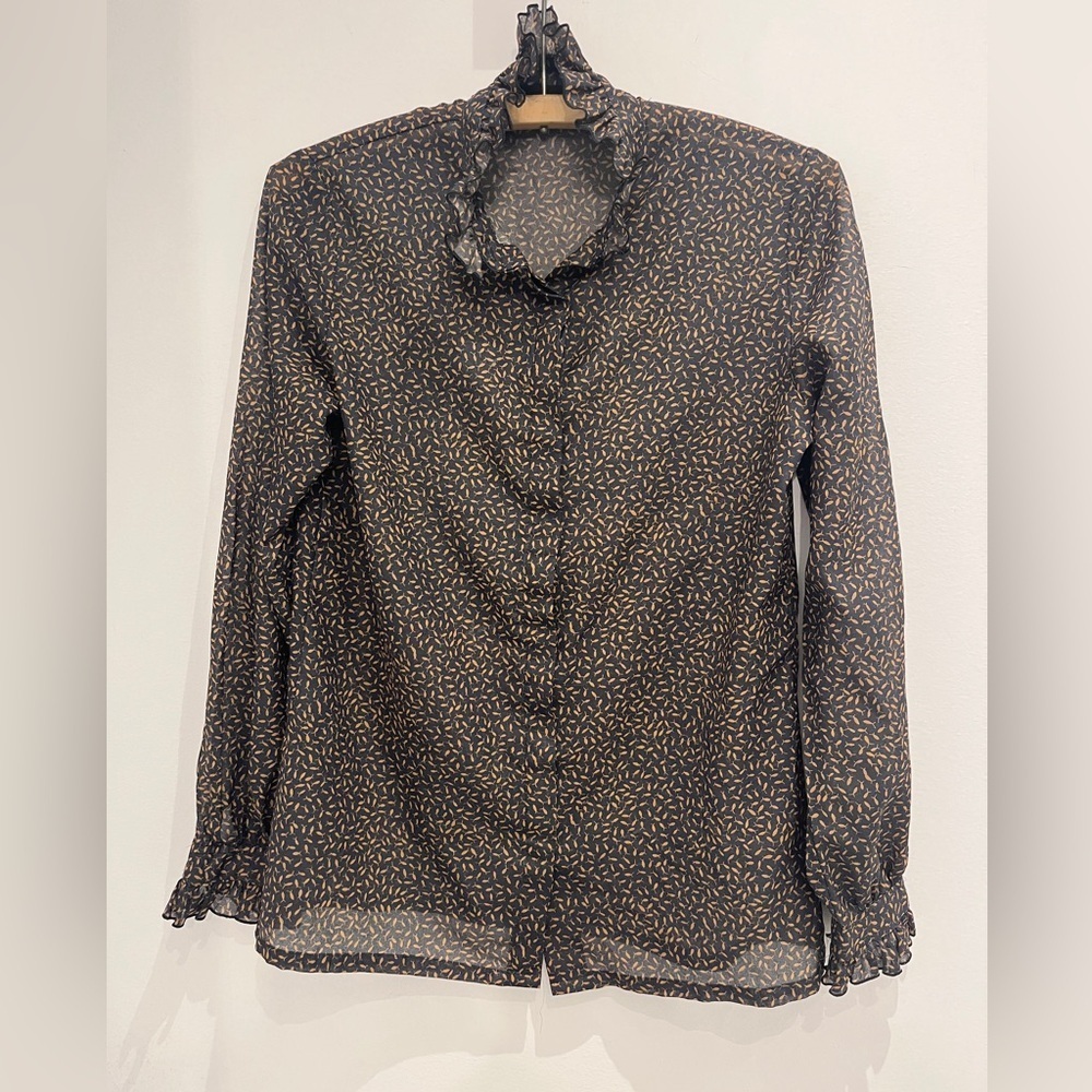 2/40$ Vintage light weight see true  Neuchatel blouse with fish